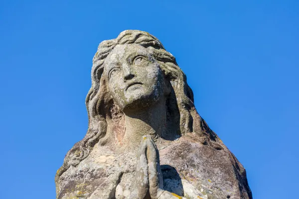 Monument Pierre Jésus Christ Priant Sur Tombe Dans Cimetière — Photo