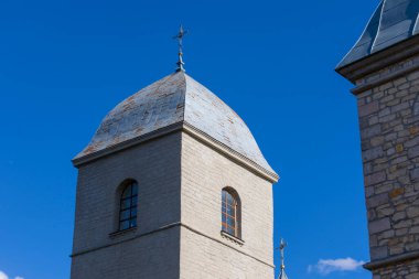 Ukrayna Katolik Kilisesi 'nin çatısında Hıristiyan haçı