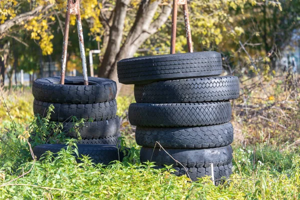 Rodas Pretas Caminhão Com Grandes Pistas — Fotografia de Stock