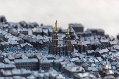 Ternopil şehrinin bronz modeli. Sokaktaki anıt