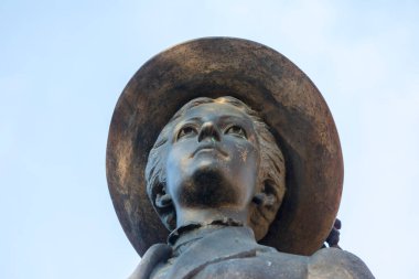 Opera ve şarkıcı Solomiya Krushelnytska anıtı