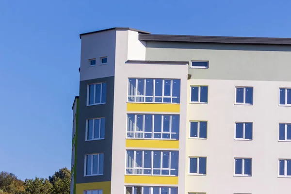 Şehirdeki Bir Iskan Binasının Renkli Yüzü — Stok fotoğraf