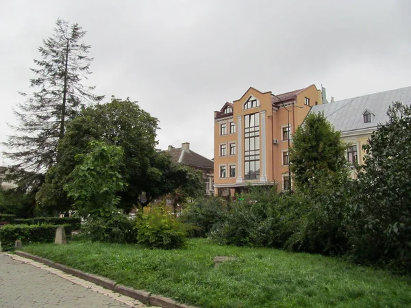 Fachada Edifício Residencial Cidade Uma Área Residencial — Fotografia de Stock