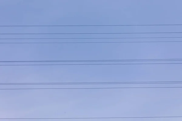 Lignes Électriques Câbles Sur Fond Ciel Bleu — Photo