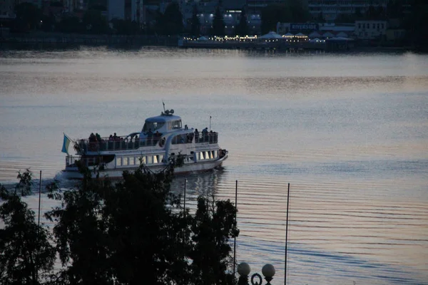 Barco Turístico Lago Estação Quente Noite — Fotografia de Stock