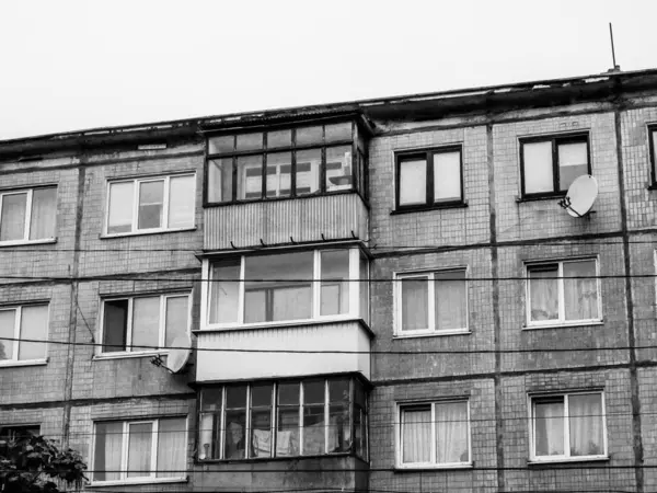 Старый Серый Советский Дом Балконы Живут Бедные Люди — стоковое фото