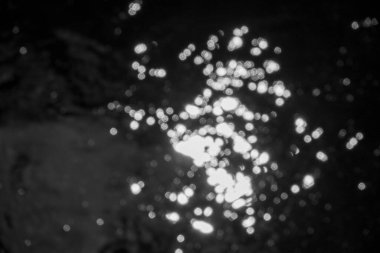 Arka plan için siyah ve beyaz güneş ışınları