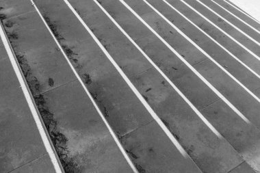 Parktaki güneşte taş merdiven dokusu