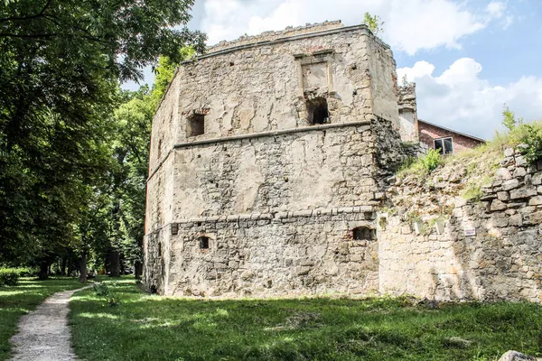 Ruínas Castelo Pedra Medieval Cidade Berezhany Ucrânia — Fotografia de Stock