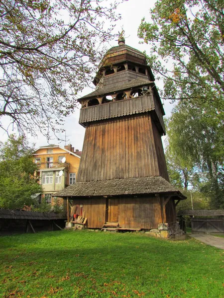 Παλιά Ξύλινη Εκκλησία Στα Καρπάθια Στην Περιοχή Ivano Frankivsk — Φωτογραφία Αρχείου