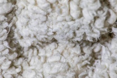 Giysilerdeki yumuşak pamuk dokusu