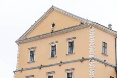 Ternopil 'deki eski şatonun cephesi. Bina 16. yüzyılda inşa edilmiş.