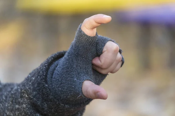 Жест Пальця Показує Розмір Чогось — стокове фото