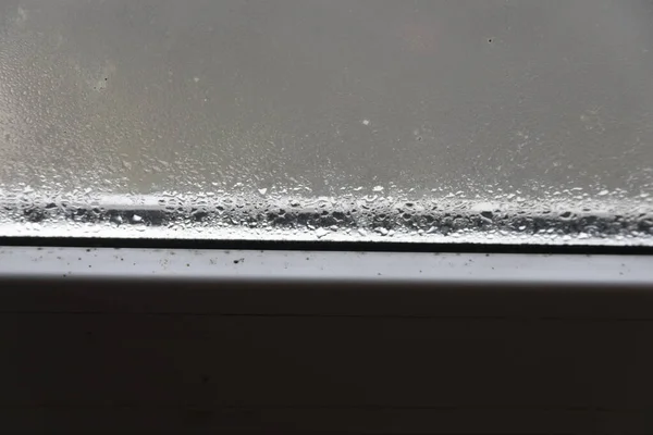 Altes Nebelfenster Mit Wassertropfen Auf Dem Glas — Stockfoto