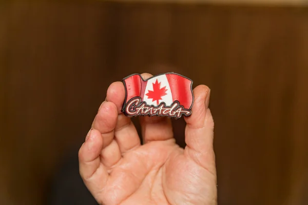 Kleine Kanadische Flagge Der Hand Ahornblätter Und Aussaat Kanada — Stockfoto
