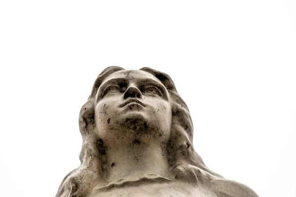 Лицо Скульптуры Ангела Крыльями — стоковое фото