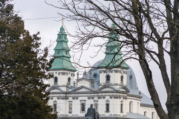 Зелені Куполи Старої Церкви Дерева Листя — стокове фото