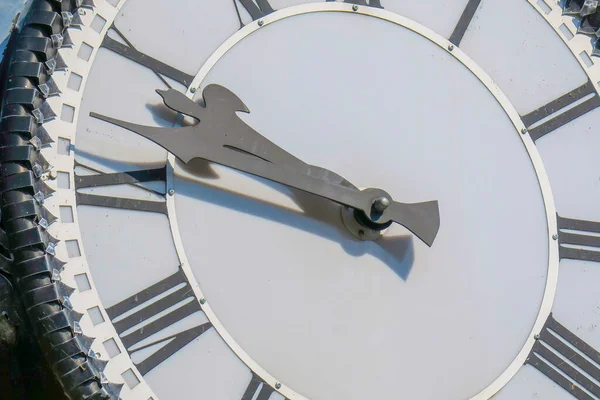 Cadran Blanc Une Horloge Rue Métal — Photo