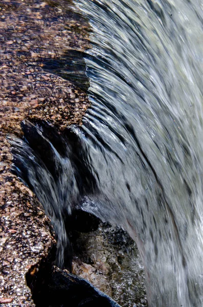 Verbazingwekkende close-up van een rivier waterval in Cordoba — Stockfoto