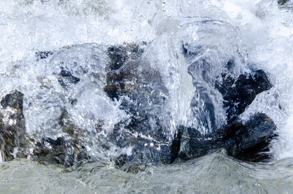 Verbazingwekkende close-up van een rivier waterval in Cordoba — Stockfoto