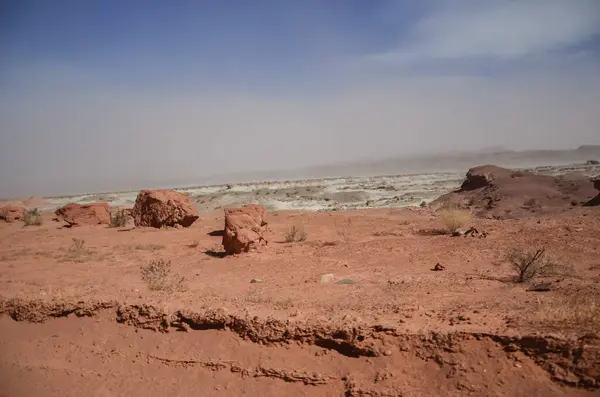 El árido paisaje árido seco del Valle de la Luna en Argentina — Foto de Stock