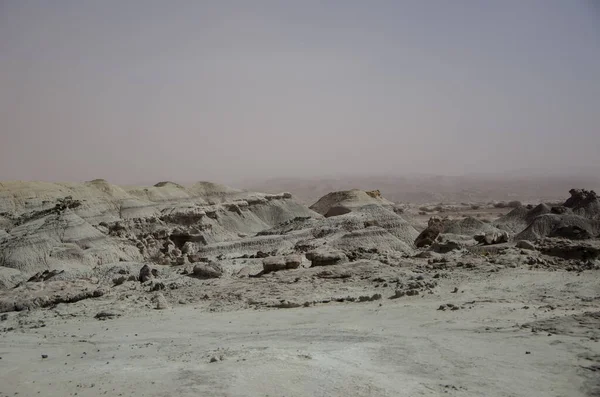 Il arido e arido paesaggio desertico della Moon Valley in Argentina — Foto Stock