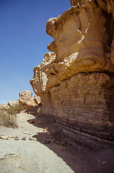 アルゼンチンのムーンバレーの乾燥した乾燥した砂漠の風景 — ストック写真