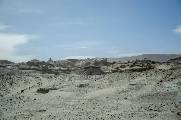 Il arido e arido paesaggio desertico della Moon Valley in Argentina — Foto Stock