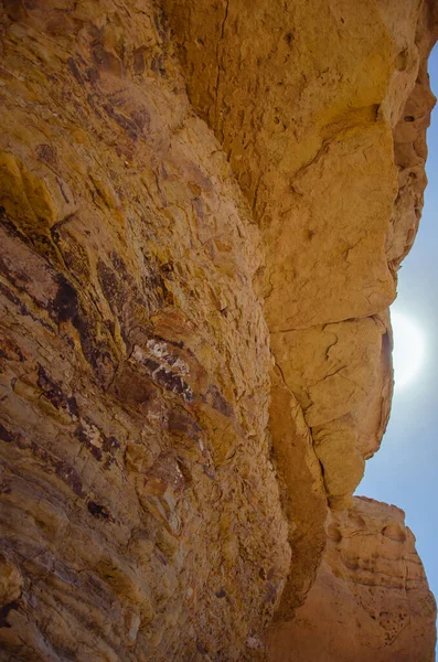 El árido paisaje árido seco del Valle de la Luna en Argentina — Foto de Stock