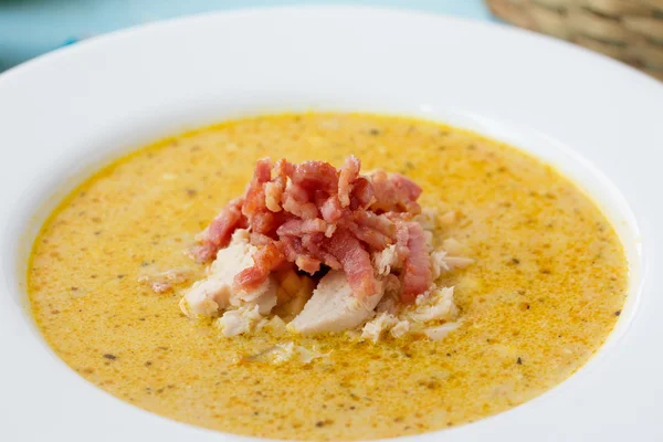 Indian soup with curry and bacon — Stock Photo, Image