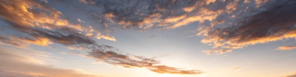 Glühender Himmel Der Abenddämmerung Einem Herbstabend Banner Panoramisch Panoramisch — Stockfoto