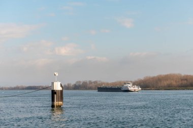Basel 'den Rotterdam' a Fransa ve Almanya arasındaki Ren Nehri. Fransa.
