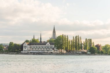 Eski Constance kasabasının katedralli manzarası. Constance, Baden-Wurttemberg, Almanya.