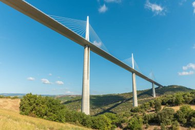 Millau Viyadük Köprüsü, dünyanın en yüksek köprüsü. Aveyron Ayrılışı. Fransa.
