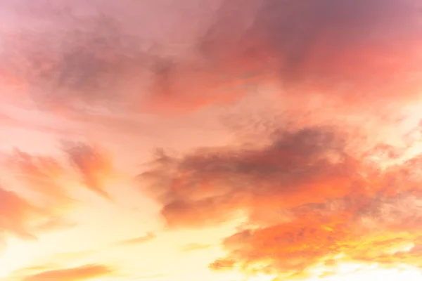 Obloha Růžových Oranžových Mraků Večer Při Západu Slunce Alsasko Francie — Stock fotografie