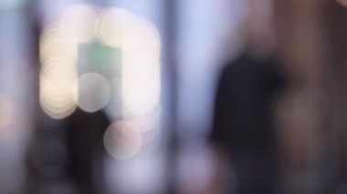 Moskova 'daki GUM mağazasındaki alışveriş galerilerinin bulanık görüntüsü