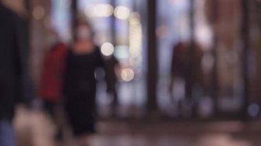 Moskova 'daki GUM mağazasındaki alışveriş galerilerinin bulanık görüntüsü