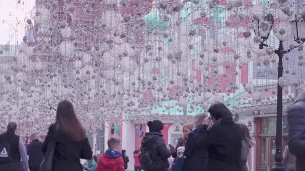 Θολή θέα των εμπορικών γκαλερί στο πολυκατάστημα GUM στη Μόσχα — Αρχείο Βίντεο