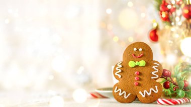 Mutlu yıllar ve Noel kutlamaları. 2022 numaralı odak dışı ışıklarla. Xmas tatil kompozisyonu.