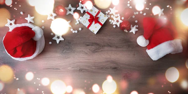 Kerstcompositie Gek Van Kerstversiering Bruine Houten Achtergrond Bovenaanzicht Vlak Nieuwjaarsconcept — Stockfoto