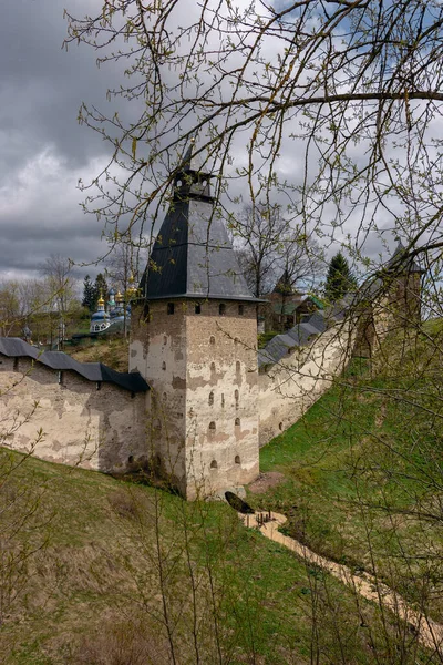 Κρεμλίνο Στο Πσκοφ Της Ρωσίας Αρχαίο Φρούριο Πέτρινοι Πύργοι Μια — Φωτογραφία Αρχείου