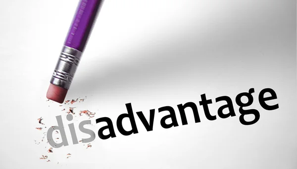 Eraser меняет слово Disadvantage на Advantage — стоковое фото
