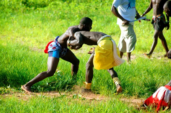 SENEGAL - SEPTEMBER 19: Men in the traditional struggle (wrestle — Stock Photo, Image