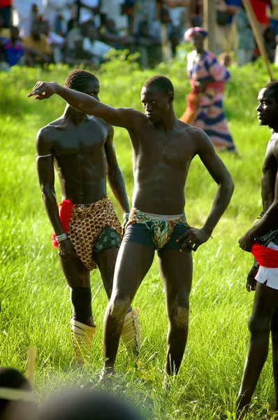 Senegal - 19 september: mannen in de traditionele strijd (worstelen — Stockfoto