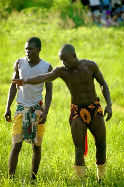 SENEGAL - SEPTEMBER 19: Men in the traditional struggle (wrestle — Stock Photo, Image
