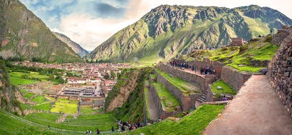 Chrámové opevnění leží, stará pevnost Inků v posvátné údolí v a Stock Snímky