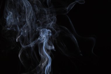 dumanı siyah arkaplanda