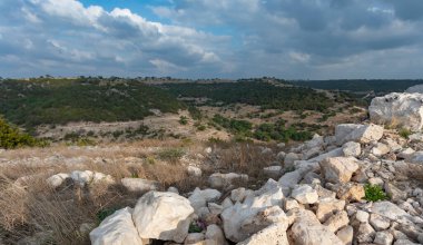 Rocky tepesi Teksas Tepesi Vadisi 'ne bakıyor