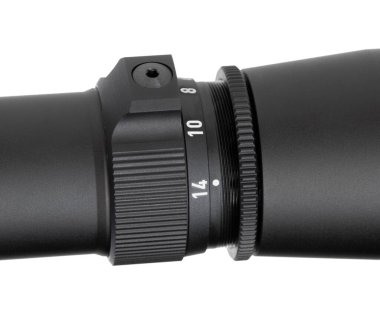 Beyazda 14 'e kadar izole edilmiş bir tüfeğin büyütme halkası.