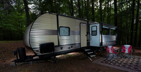 Camper Trailer Campsite Overcast Early Evening North Carolina Jordan Lake — Stock fotografie